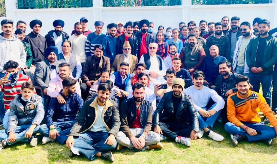 Dr Farooq criticizes BJP for pursuing anti-poor, anti-youth policies